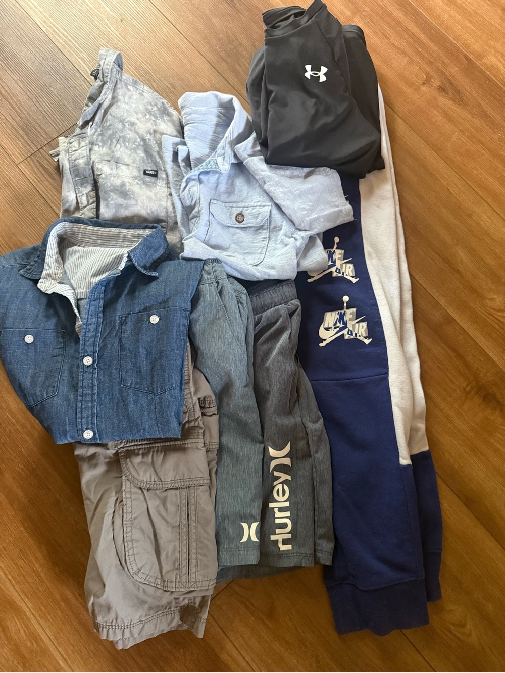 Boys LOT OF 9 garments from GAP, Nike, Guess, Hurley, and Urban Pipeline